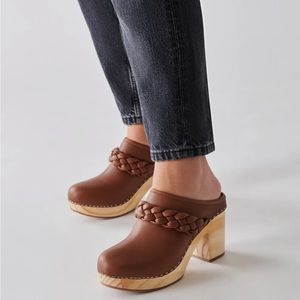 Stylish clogs